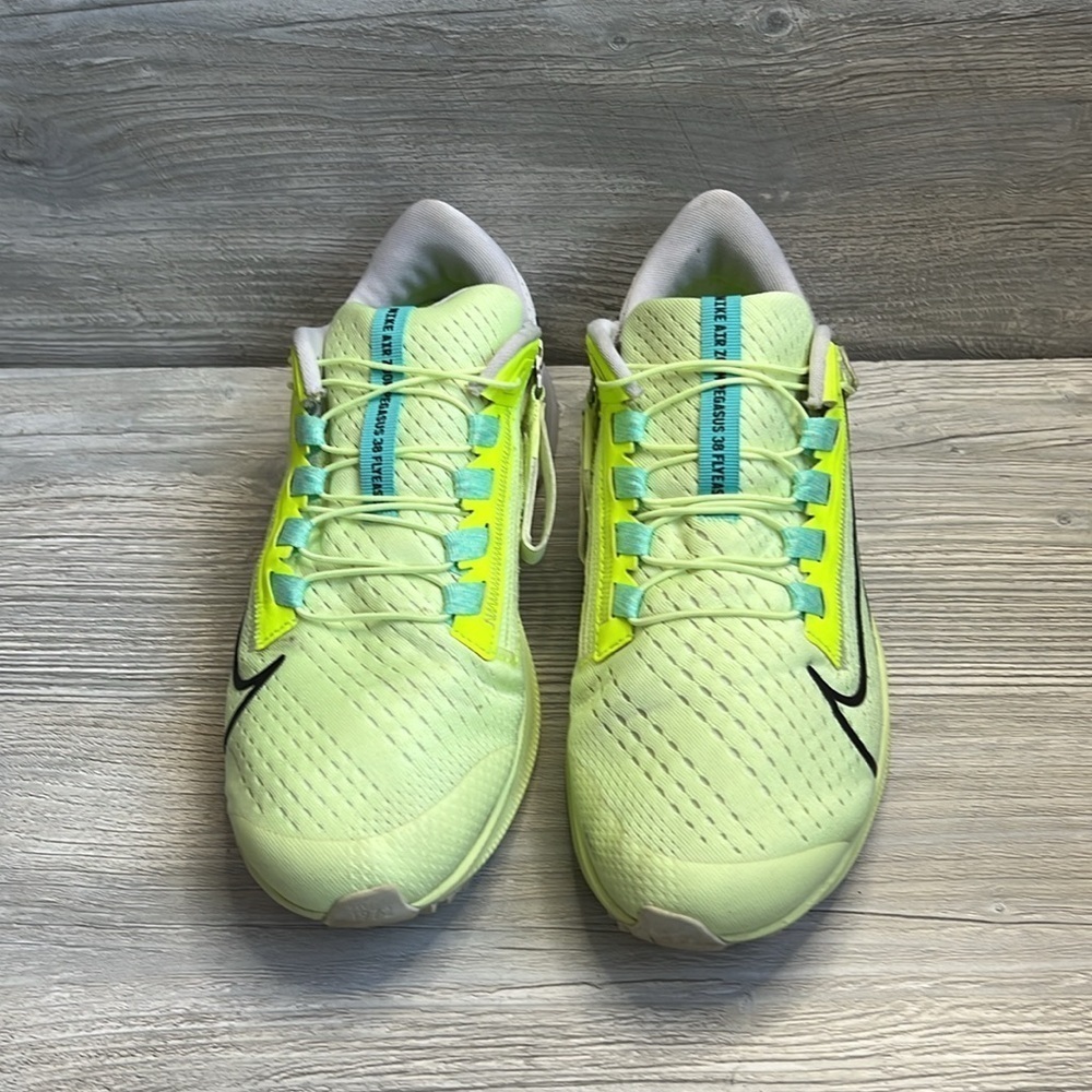 Nike Air Zoom Pegasus Flyease woman’s athletic shoes volt, black, green size 8.5 - Picture 5 of 12